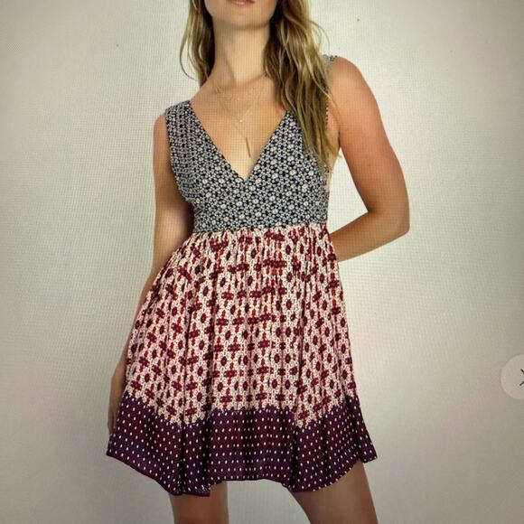 NWT Lulus La Vie en Roses Navy Blue & Red Floral Mini Dress Size S - Picture 2 of 14